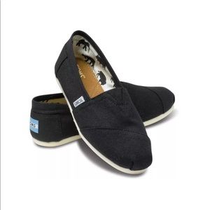 (10) BRAND NEW black Toms shoes